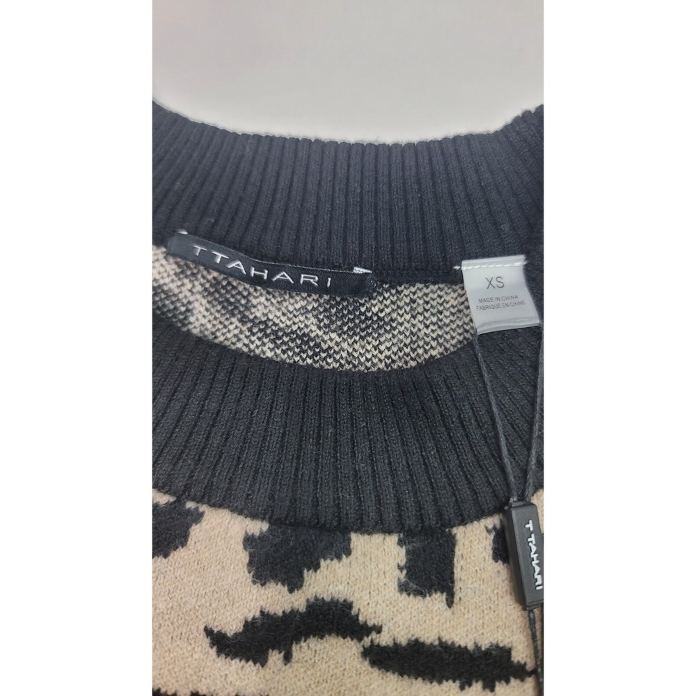Tahari Women's NWT Crewneck Leopard Print Long Sleeve Sweater Size  XS - Picture 6 of 6